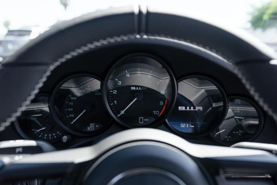 Панель приборов Porsche 911 R (991) 2016 года  (NA) (фото 37 из 40)